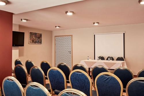 Candia Hotel - image 2
