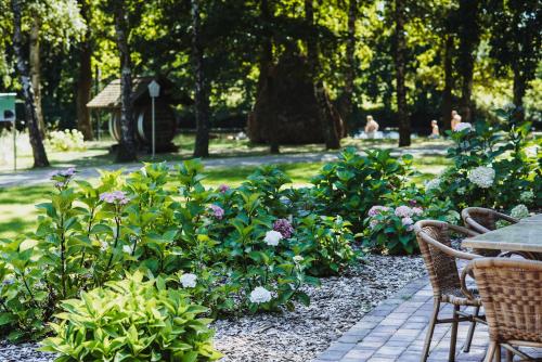 บริการและสิ่งอำนวยความสะดวก, Pension Lehnigksberg in เชอเนเฟลด์