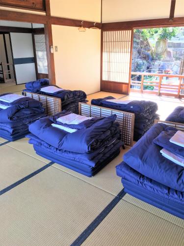 Single Bed in 6-Bed Dormitory Room