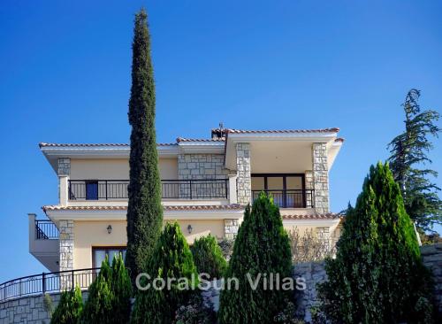 ELITE Villa Amazing Pool and Garden - image 4