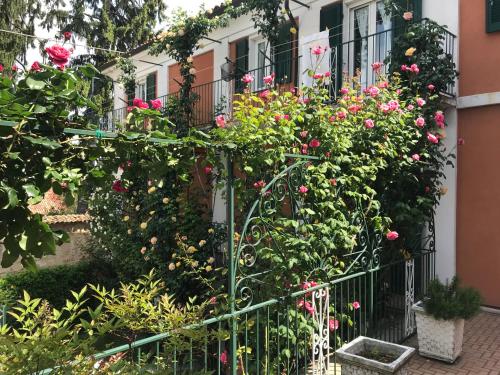  Bed & Roses “Gege” in La Morra