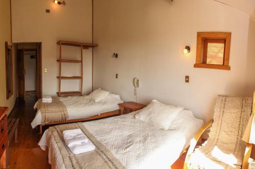 2 twin beds