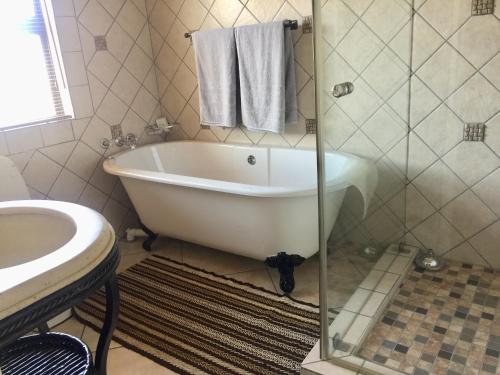 Re-Union Vacations Room Type - Family Room with Bathroom