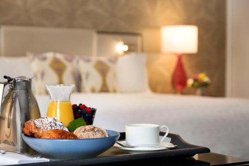 165679652 Claremont Resort & Club