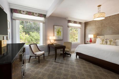 165679677 Claremont Resort & Club