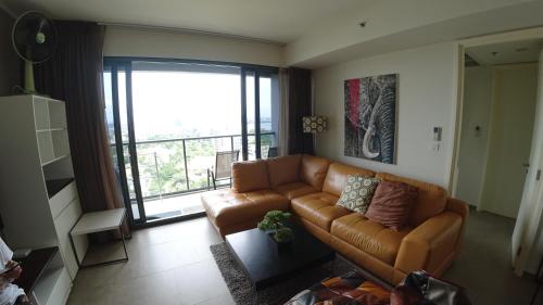 Beachfront Seaview/City view on 26th Floor 1 BR 8 Beachfront Seaview/City view on 26th Floor 1 BR 8