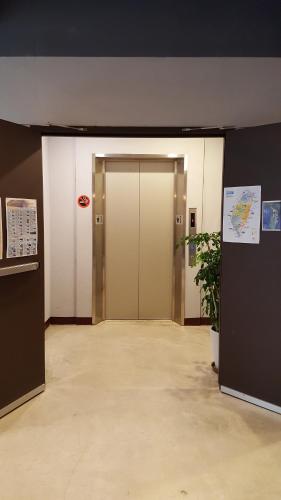 Taipei Travelers International Hostel