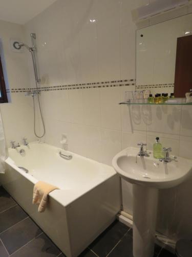 The Bay Horse Hotel And Restaurant - image 3