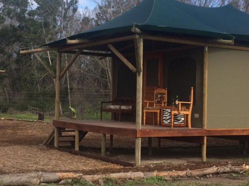 Hillcrest Lodge Tents - Sandstone