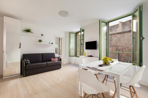 Cannes Old Town Suites - image 8