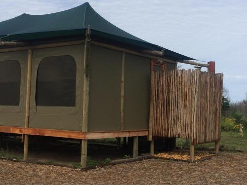 Hillcrest Lodge Tents - Sandstone