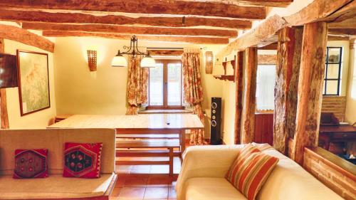 Shared lounge/TV area, Casa rural El Abejaruco in Other