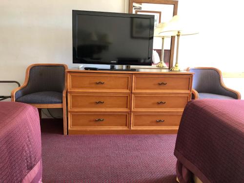 Kewanee Motor Lodge 3