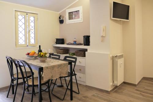 Pisetzky-Spadaro Apartments - Vegezio Roma, Rome (photo 9)