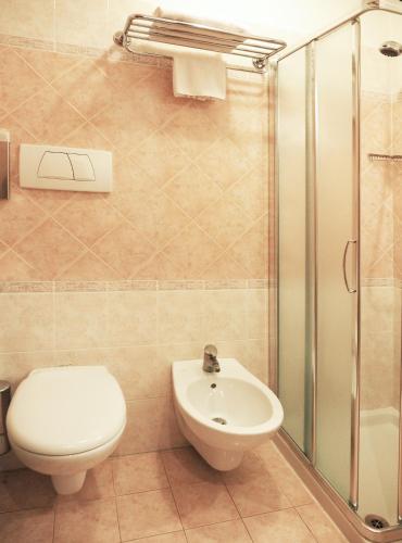 Hotel Cris - image 10