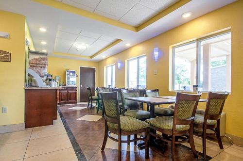 Quality Inn & Suites Glenmont - Albany South - main image