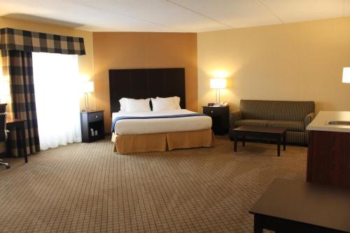 Holiday Inn Express Lewisburg - New Columbia, an IHG Hotel