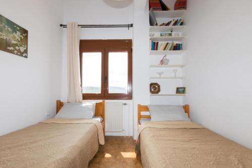  Sweet and Comfortable Home in Crete in Karotí