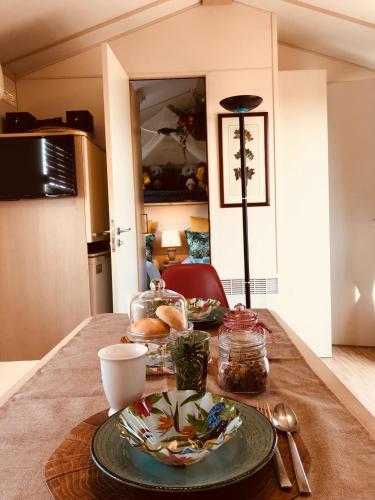 Villa Vravrona Tower & Suites - image 10