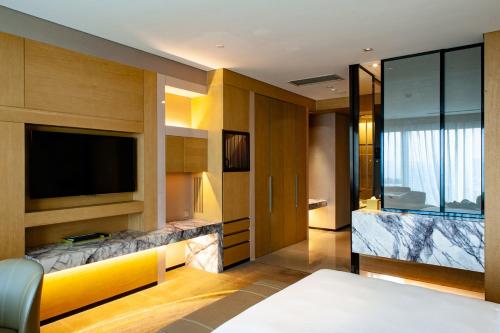 room detail thumbnail 1