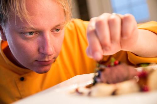 Arctic Gourmet Cabin - image 4