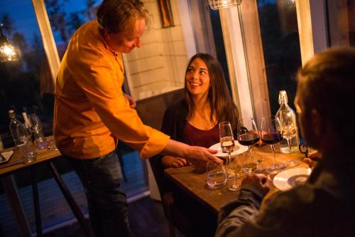 Arctic Gourmet Cabin - image 12