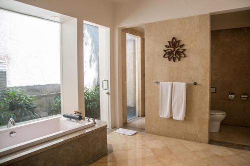Garden Two-Bedroom Villa with Private Pool image 4