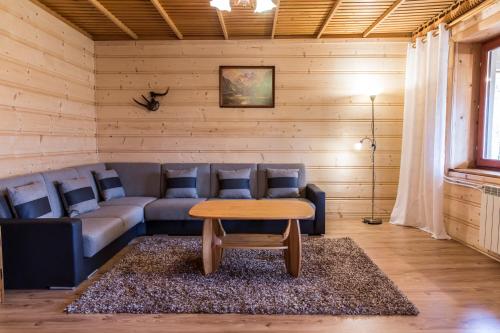 Three-Bedroom Apartment image 5