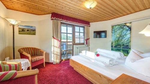 Landhotel Zur Grunen Kutte, Inh. Lutz Heidinger in 伯恩斯豪森