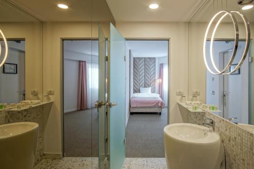 Superior Single Room image 6