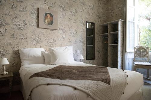 Traditional Double Room image 7