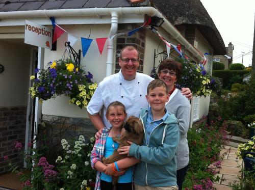 Yalbury Cottage