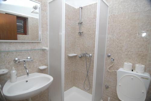Apartments Lonić - image 4