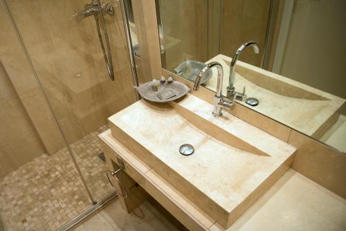 Superior Double Room image 3