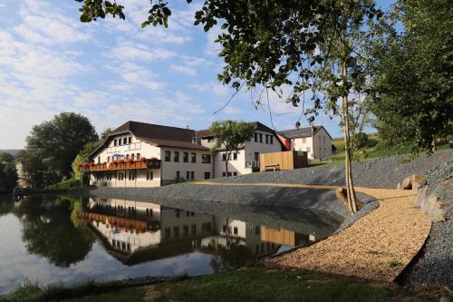  Burg Hof, Pension in Burg-Reuland bei Schlierbach