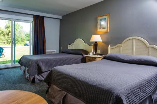 Beach Harbor Resort - image 4
