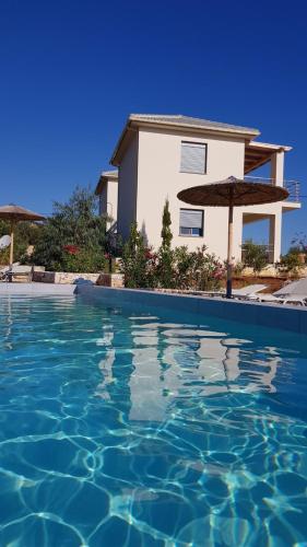 Luxurious villa at a unique spot - Accommodation - Agios Nikolaos