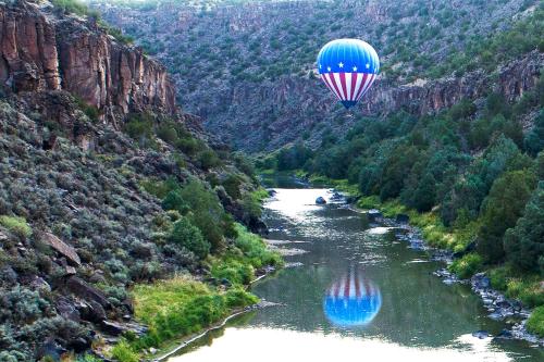 Rosewood Inn Of the Anasazi