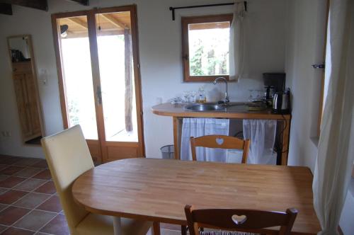 Iekārtas, Chalet à Bazian (Chalet a Bazian) in Bazian