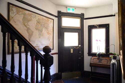 Five-Bedroom House image 10