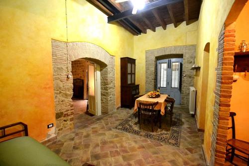 . Montemaggiore Belsito Villa Sleeps 3