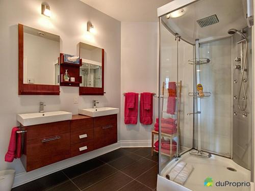 浴室, 尚普蘭街105號公寓 (Condo Le Champlain - 105) in 布羅蒙