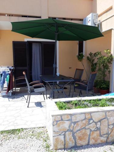 Apartments by the sea Pag - 6526 - image 11