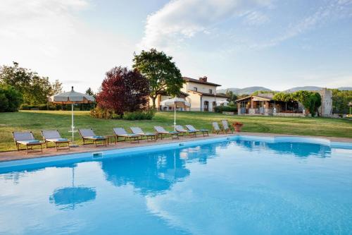  Il Pozzo Villa Sleeps 20 Pool WiFi, Pension in Poppi