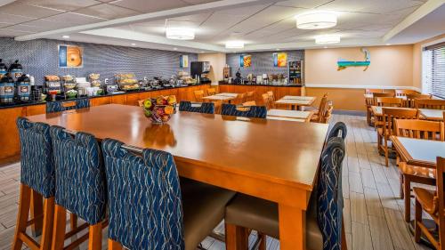 Best Western Cape Cod Hotel - image 3