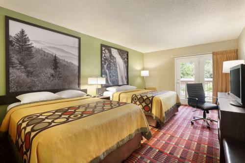 Super 8 by Wyndham Cherokee - image 5