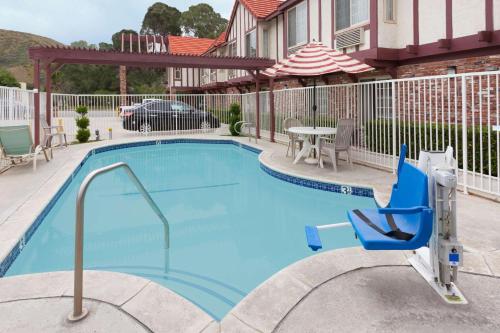Super 8 by Wyndham Santa Clarita/Valencia in Santa Clarita, USA