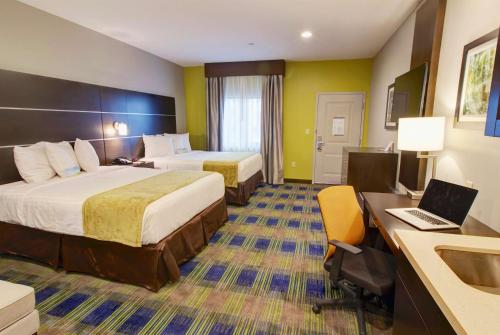Days Inn & Suites by Wyndham Port Arthur - image 5