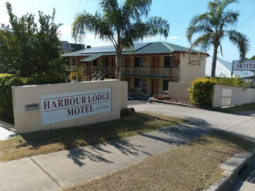 Harbour Lodge Motel Harbour Lodge Motel is conveniently located in the popular Gladstone area. The property features a wide range of facilities to make your stay a pleasant experience. Facilities like family room, BBQ fa