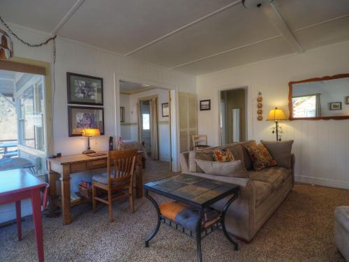 Murphy's Riverside Cottage - image 2